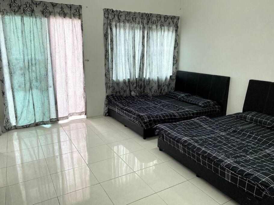 Azzalea Homes 2 @ Taman Golden Hills 金马仑高原 外观 照片